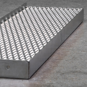 Bilde for kategori Strekkmetalltrinn & repos